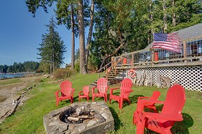 Gorgeous Allyn Getaway - No-bank Waterfront!