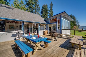 Gorgeous Allyn Getaway - No-bank Waterfront!