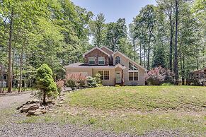 Deck & Screened Porch: Pocono Lake Vacation Rental