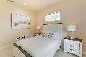 Grill-chill-splash: Your Port Charlotte Paradise!