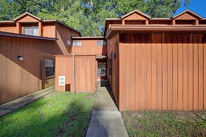 3 Mi to UF: Townhome w/ Patio in Gainesville!