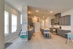 La Porte Home w/ Balconies: Walk to Beach!