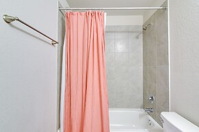 La Porte Home w/ Balconies: Walk to Beach!