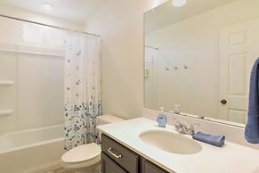 9 Mi to Airport: Pet-friendly Aurora Home w/ Deck