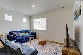 9 Mi to Airport: Pet-friendly Aurora Home w/ Deck