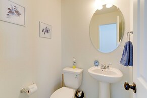 9 Mi to Airport: Pet-friendly Aurora Home w/ Deck