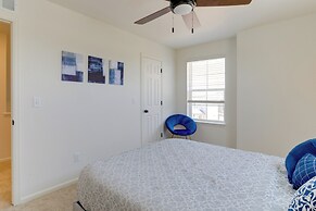 9 Mi to Airport: Pet-friendly Aurora Home w/ Deck