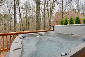 North Conway Townhome w/ Private Hot Tub!