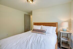 North Conway Townhome w/ Private Hot Tub & Deck!