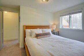 North Conway Townhome w/ Private Hot Tub & Deck!