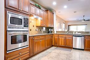 Peoria Getaway w/ Patio < 1 Mi to Hiking Trails!