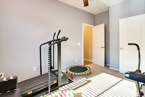 Peoria Getaway w/ Patio < 1 Mi to Hiking Trails!