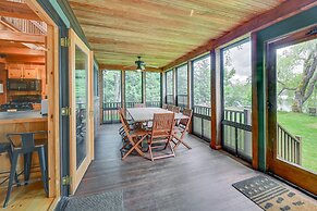 Lakefront Westhampton Cabin w/ Beach + Kayaks!