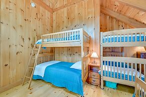 Lakefront Westhampton Cabin w/ Beach + Kayaks!