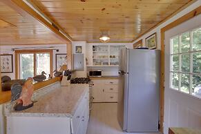 Waterfront Nobleboro Cottage w/ Kayaks & Boat Dock