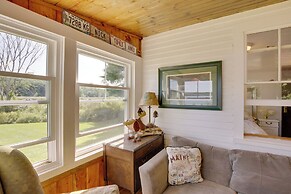 Waterfront Nobleboro Cottage w/ Kayaks & Boat Dock