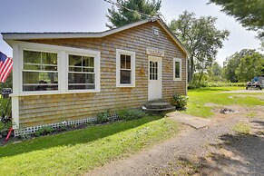 Waterfront Nobleboro Cottage w/ Kayaks & Boat Dock
