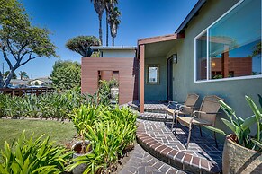 Hawthorne Home w/ Covered Patio & Basketball Court