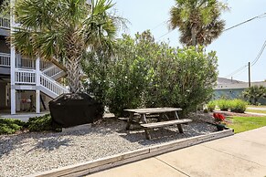 Surf City Vacation Rental: Walk to Beach!