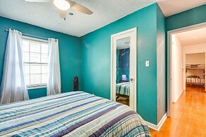 Lake Jackson Home w/ Yard, 14 Mi to Beaches!