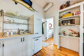 Oceanfront Amelia Island Cottage: Deck & Boardwalk