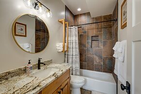 Mountain-view Island Park Cabin Near Outdoor Rec!