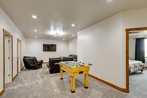 Mountain-view Island Park Cabin Near Outdoor Rec!