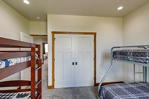 Mountain-view Island Park Cabin Near Outdoor Rec!
