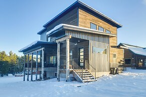 Modern Island Park Cabin ~ 23 Mi to Yellowstone!