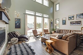 Modern Island Park Cabin ~ 23 Mi to Yellowstone!