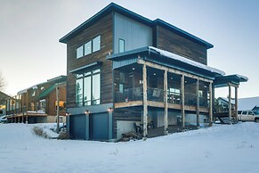 Modern Island Park Cabin ~ 23 Mi to Yellowstone!