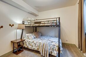 Modern Island Park Cabin ~ 23 Mi to Yellowstone!