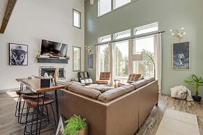 Modern Island Park Cabin ~ 23 Mi to Yellowstone!