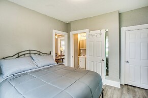Lakefront Mound Getaway: Near Snowmobiling Trails!