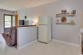 Cozy Youngstown Apartment w/ Central A/C + Heating