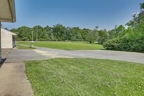 Cozy Youngstown Apartment w/ Central A/C + Heating