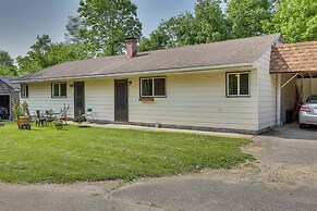 Cozy Youngstown Apartment w/ Central A/C + Heating