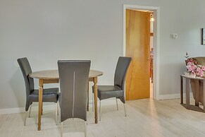 Cozy Youngstown Apartment w/ Central A/C + Heating