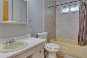 Cozy Youngstown Apartment w/ Central A/C + Heating