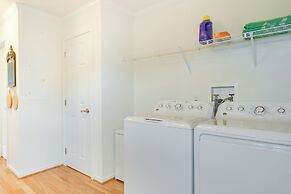 Hendersonville Retreat w/ Mtn Views & Deck!