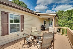 Hendersonville Retreat w/ Mtn Views & Deck!