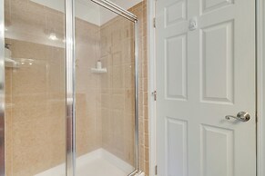 Hendersonville Retreat w/ Mtn Views & Deck!