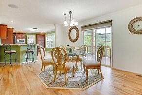 Hendersonville Retreat w/ Mtn Views & Deck!