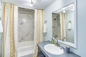 Hampstead Getaway - 5 Miles to Beaches!