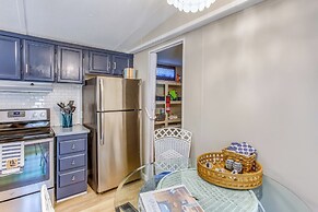 Hampstead Getaway - 5 Miles to Beaches!