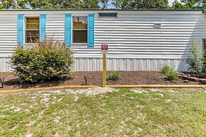 Hampstead Getaway - 5 Miles to Beaches!