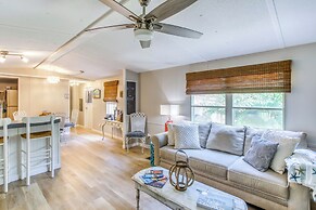 Hampstead Getaway - 5 Miles to Beaches!