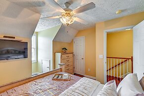 Roomy Fayetteville Home Rental w/ Screened Porch!