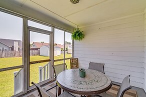 Roomy Fayetteville Home Rental w/ Screened Porch!