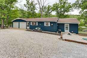 Dock + Screened Porch: Lake of the Ozarks Getaway!